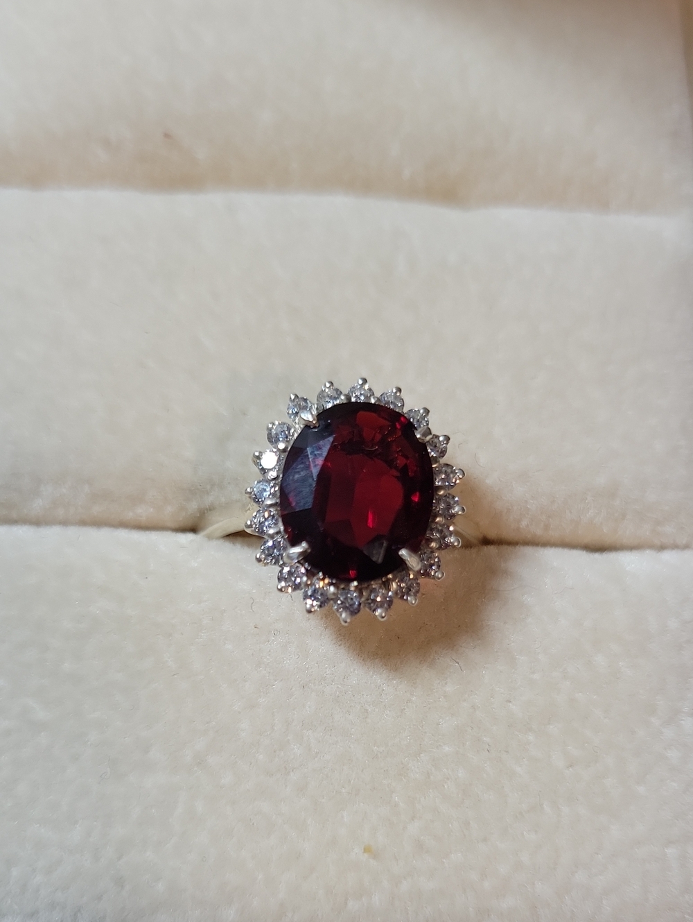 925 Classic Red Garnet Halo Ring - Elegant Deep Red Center Stone